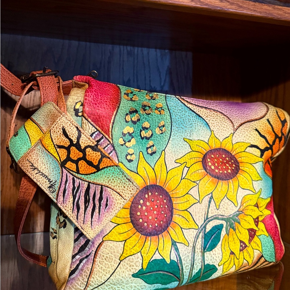 Anuschka Medium Everyday Genuine Leather Hand Painted Tote